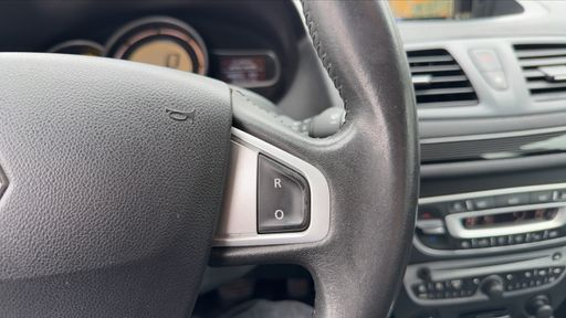 Renault Megane Estate 1.5 dCi 90 - Ovalie – 2012 – 144652 km – Diesel – Boîte Manuelle — photo 2