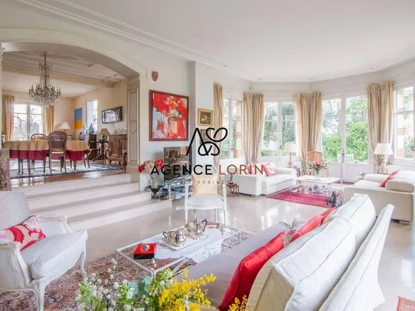 Maison 10 pièces 327 m²