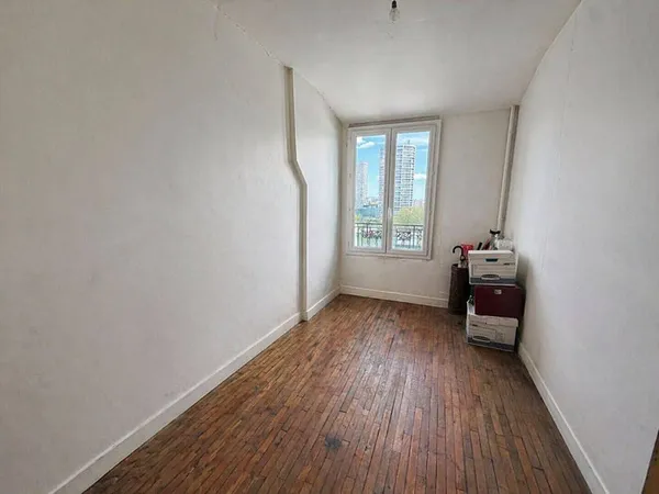 Chambre de service 1 pièce 9 m²