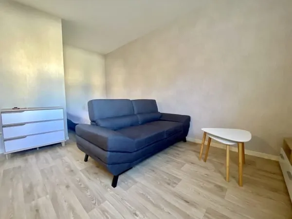 APPARTEMENT 27M2 - MEUBLÉ / PLACE DE PARKING - PROCHE GARE