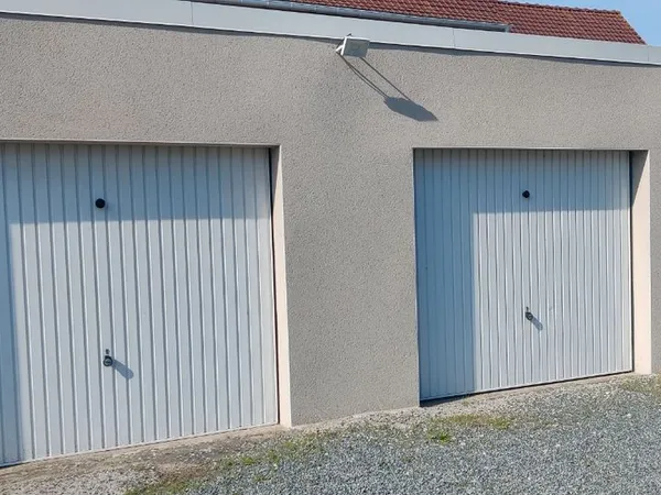 Garage à louer quartier du Pont de Pierre