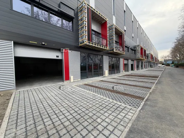 Local d'activité 1721 m²