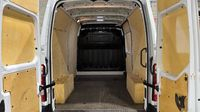 Renault Master F3500 L2H2 2.3 Blue dCi 135ch Confort Euro6 — photo 9