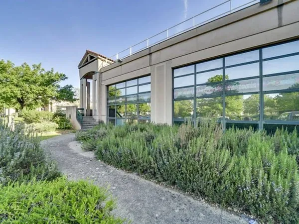 Bureaux 3 pièces 355 m²