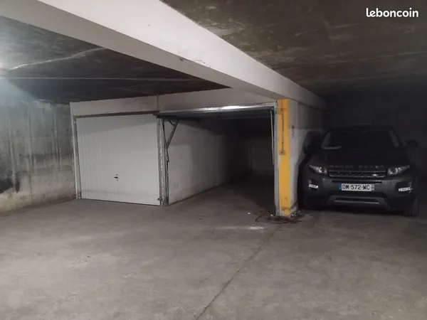 Vente garage fermé gratte ciel