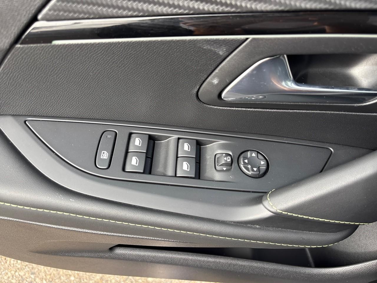 Peugeot 208 1.2 puretech 100ch s&s gt — photo 20