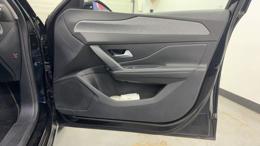 Peugeot 308 1.5 BlueHDi 130 EAT8 - Allure – 2025 – 53500 km – Diesel – Boîte Automatique — photo 22