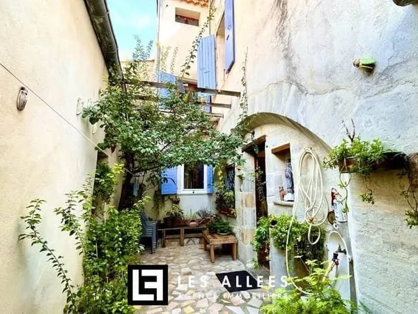 Maison 8 pièces 280 m²