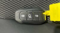 Peugeot 2008 e-2008 156ch 54 kWh GT — photo 16