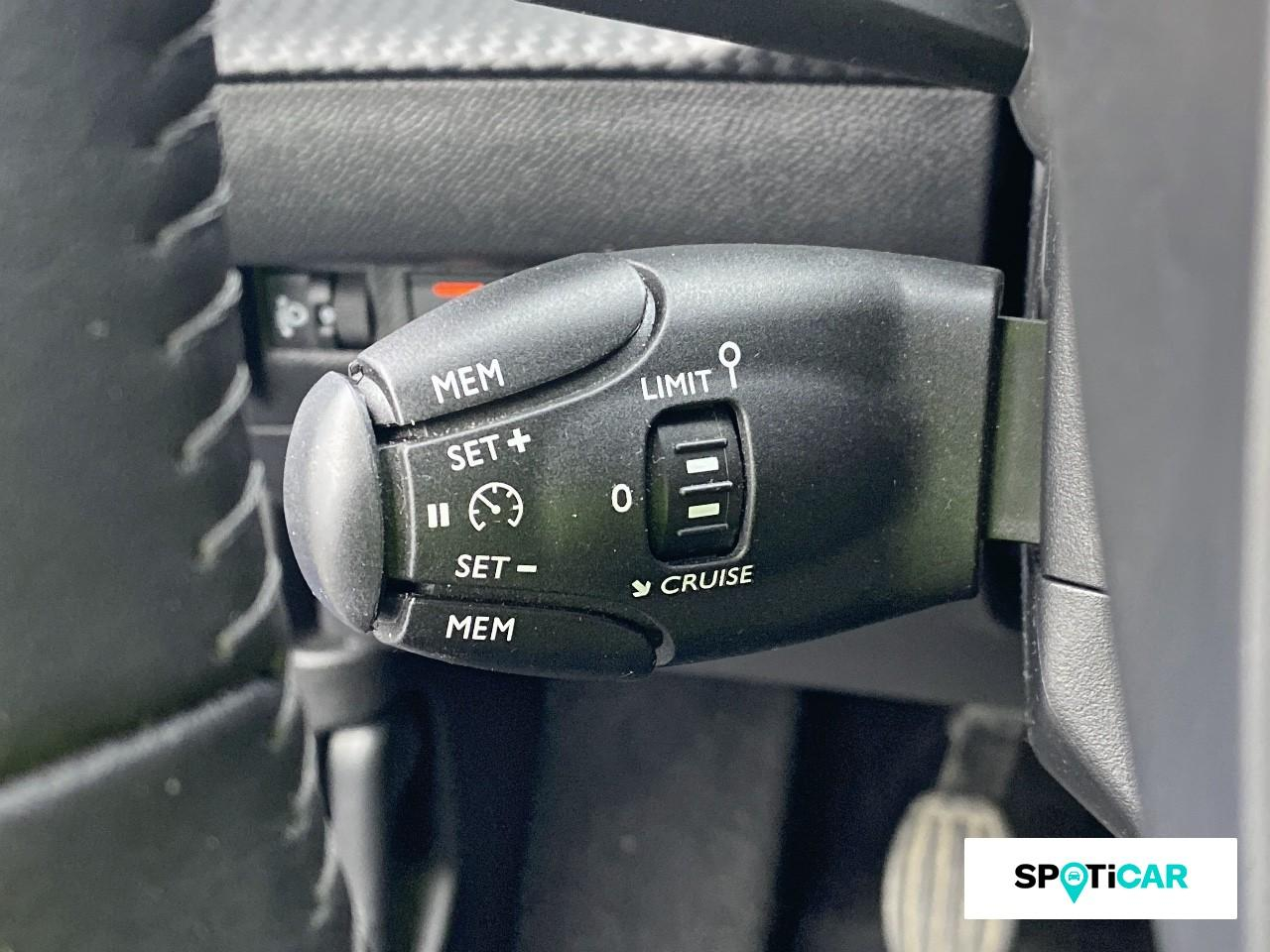 Peugeot 2008 1.2 puretech 130ch s&s allure pack — photo 18