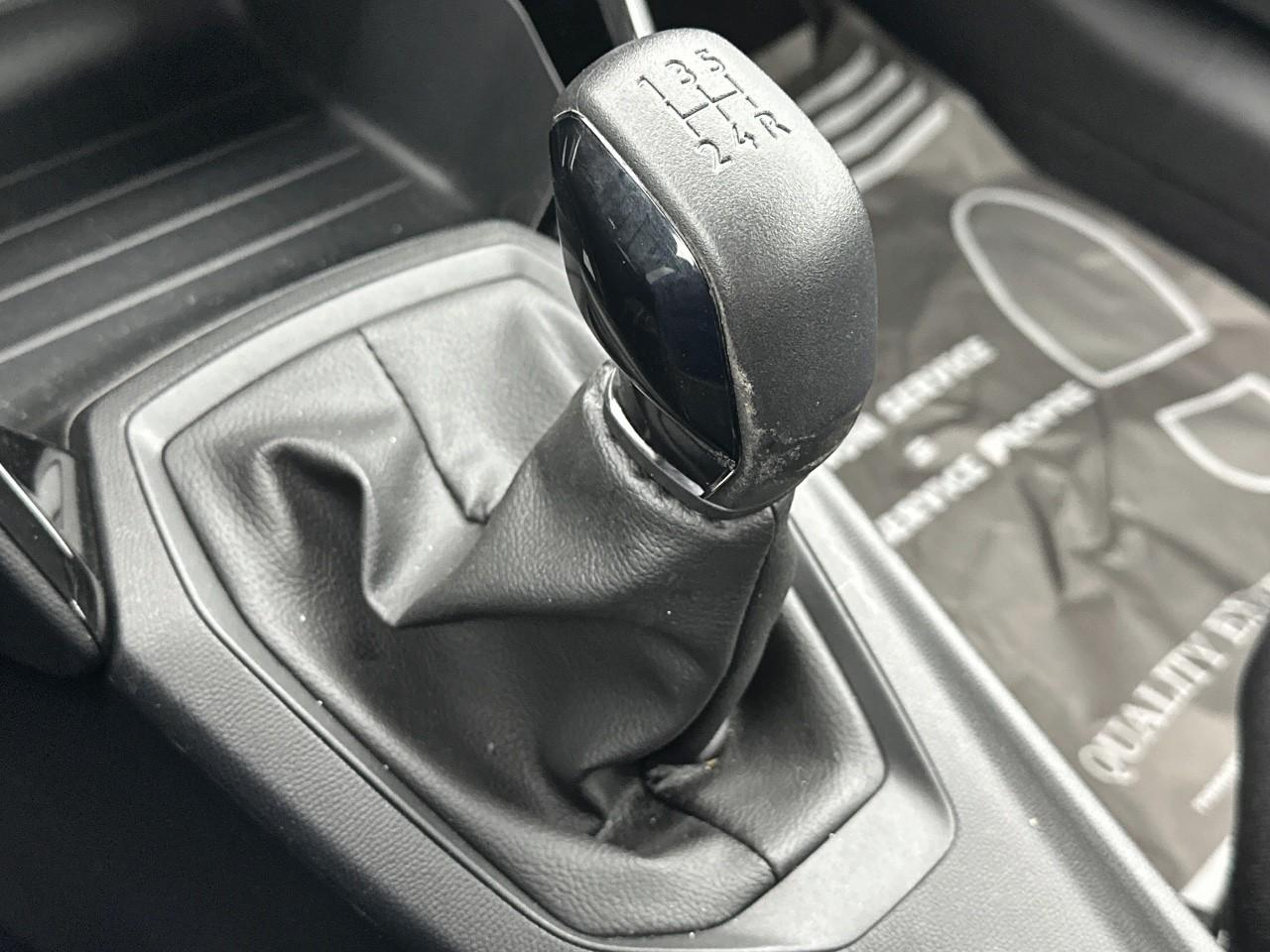 Peugeot 208 puretech 75 s&s bvm5 like — photo 24