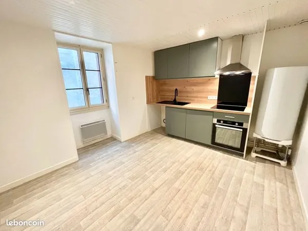 Type 2 - Très bon état - 49 M² - Cuisine équipée - Centre-ville