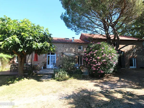 Maison 6 pièces 295 m²