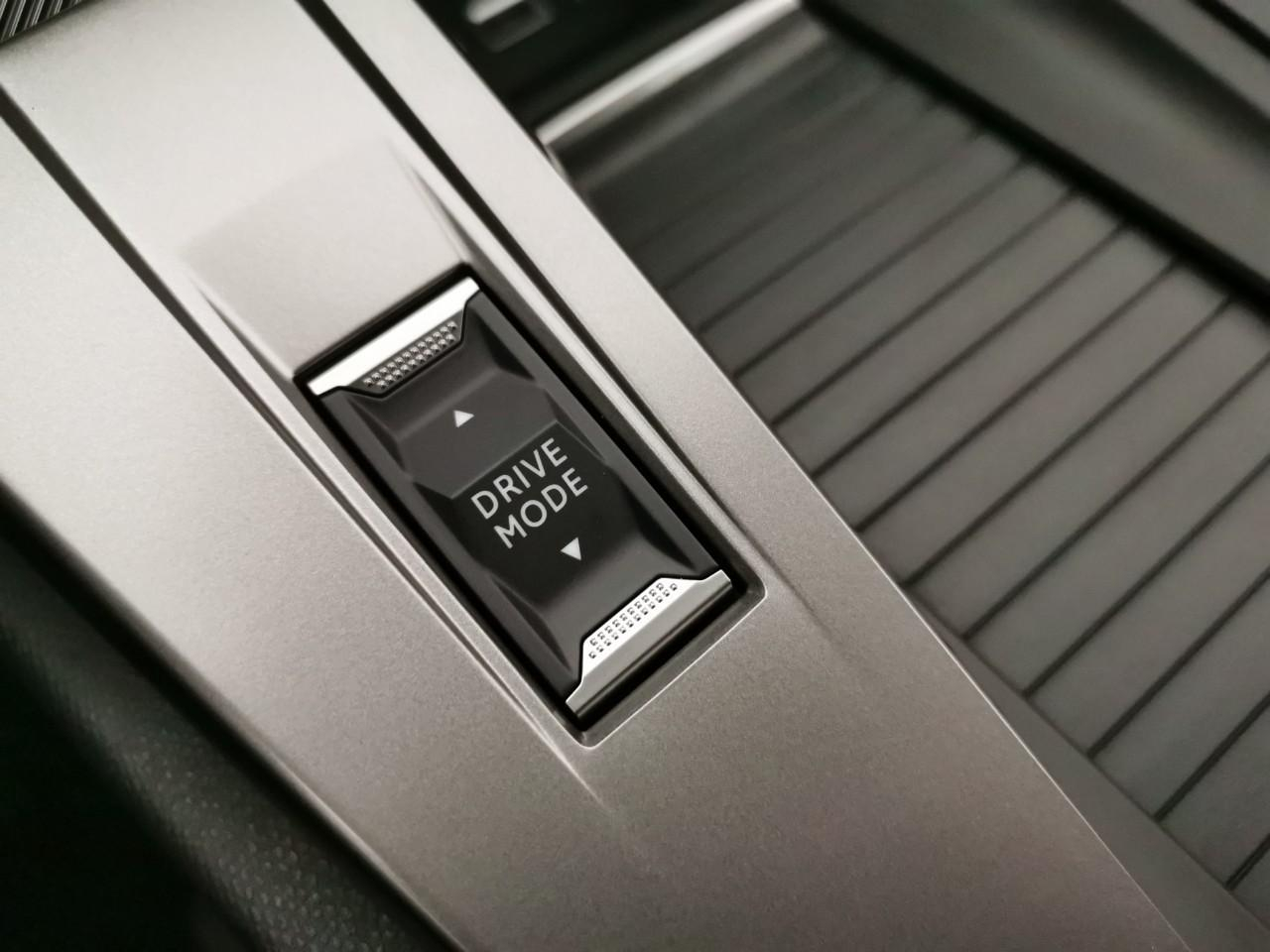 Peugeot 308 sw hybrid 145 e-dcs6 style — photo 30