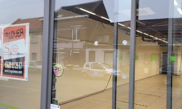 Local commercial 113 m²