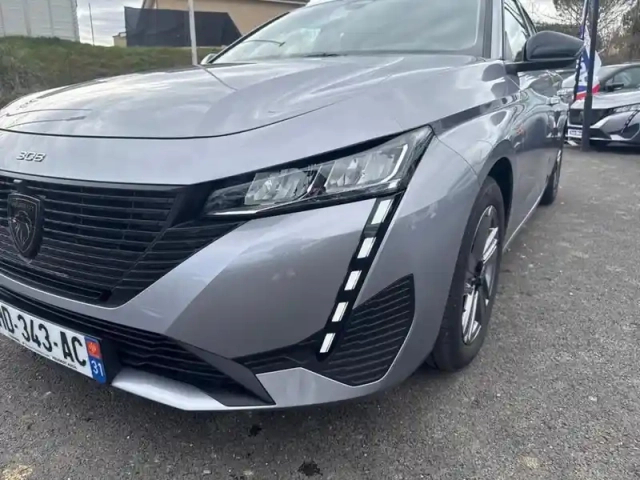 Peugeot 308 hybrid 145 e-dcs6 style — photo 14