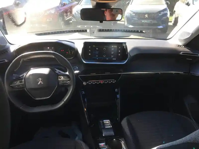 Peugeot 208 electrique 50 kwh 136ch — photo 13