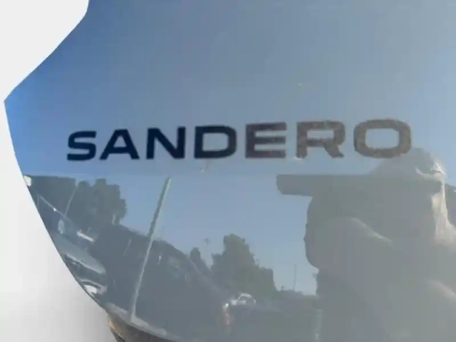Dacia Sandero 1.0 tce 90ch expression cvt -24 — photo 14