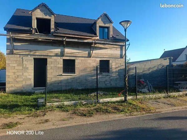 Maison à finir avec dépendance de 120m3