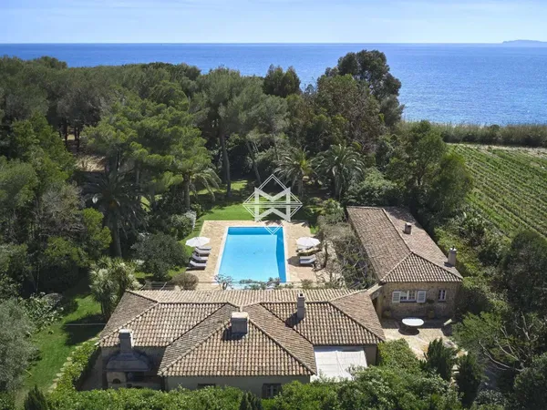 Propriété 7 pièces 350 m²