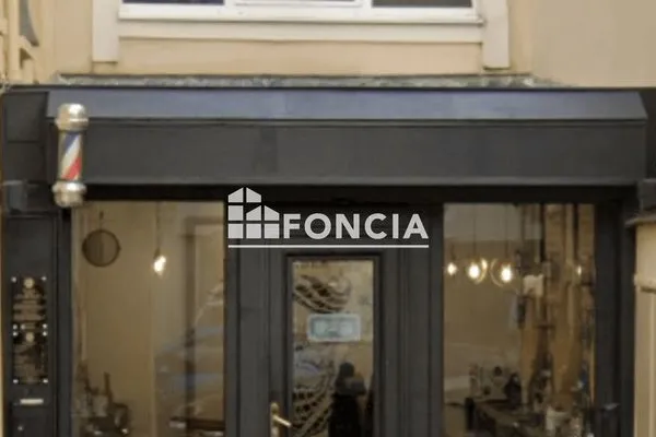 Local commercial 1 pièce 43 m²