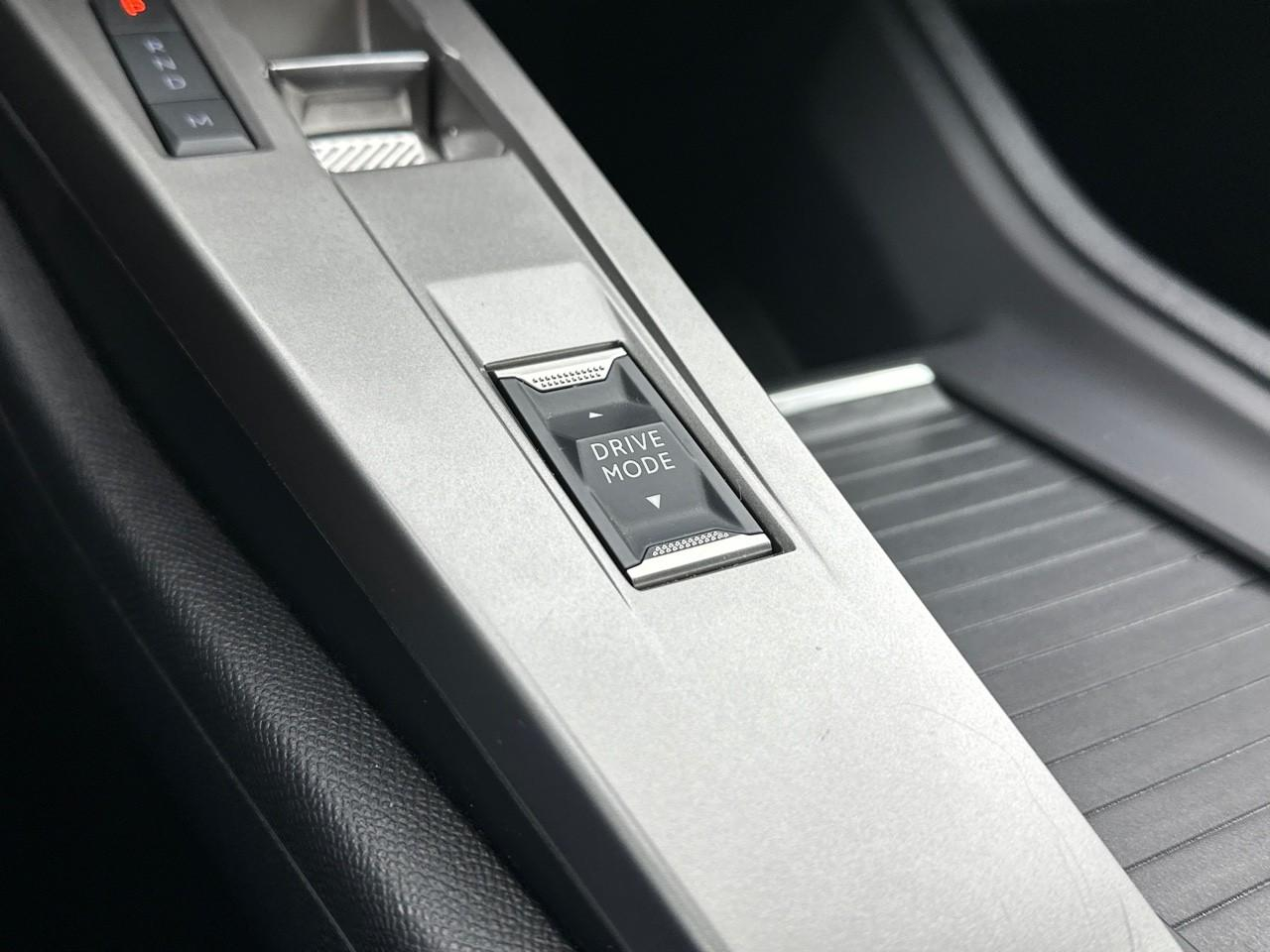 Peugeot 308 hybrid 145 e-dcs6 allure — photo 31