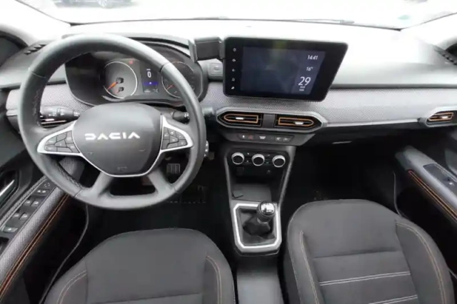 Dacia Sandero tce 90 — photo 9