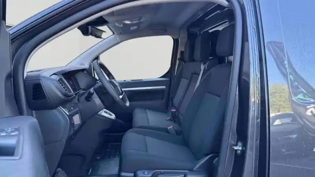 Opel Vivaro fgn sportive diesel 180 ch m automatique — photo 11