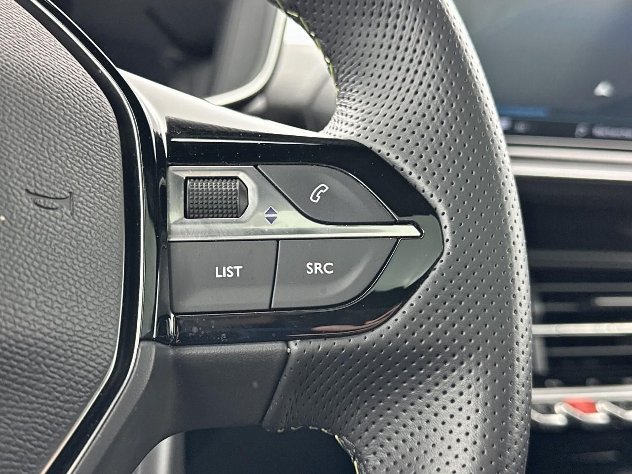 Peugeot 2008 electrique 136 ch gt pack — photo 19