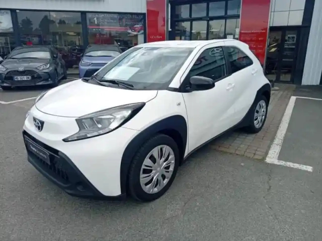 Toyota Aygo x 1.0 vvt-i 72ch dynamic my24 — photo 1