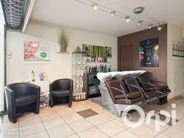 Commerce coiffure, institut de beauté 100 m²