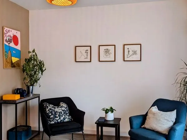 Sous-location cabinet 13,4 m² - Nantes Viarme / Talensac - 100 /mois