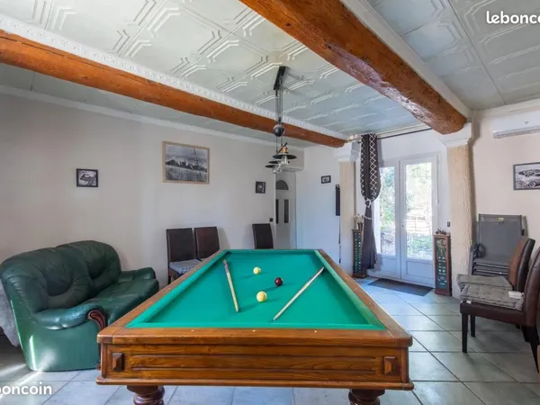 Maison 8 pièces de 178 m² au Pontet (84130)