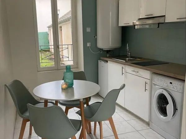 Studio meublé de 20m2 idéalement situé sur Neauphle-le-Château