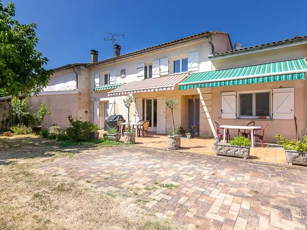 Maison en pierre de caractère à vendre (33240) - 228 m² - 5 chambres - Jardin - Axe Libourne / Saint