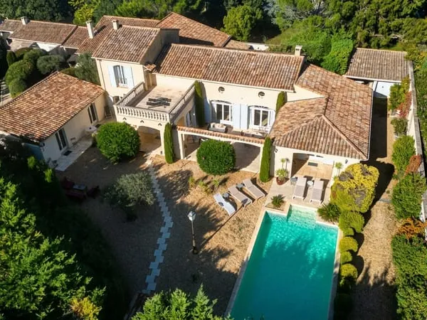 DPT (13) A la vente Propriété de charme en Provence avec pis