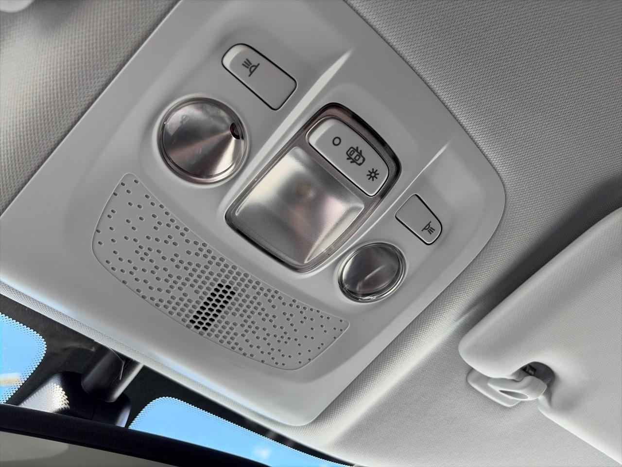 Peugeot 2008 1.2 puretech 110ch allure s&s — photo 21