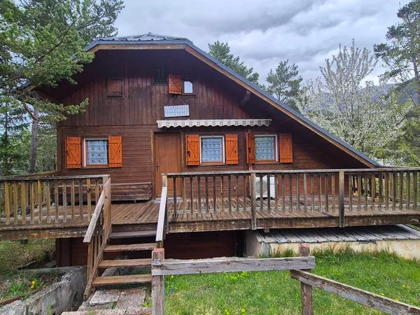 Chalet bois Seyne les Alpes