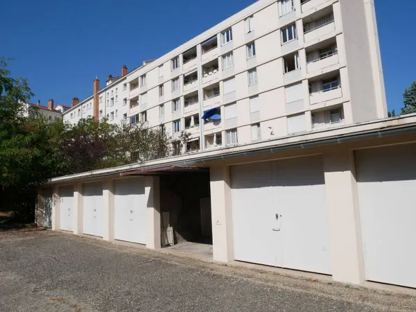 Parking 14 m²