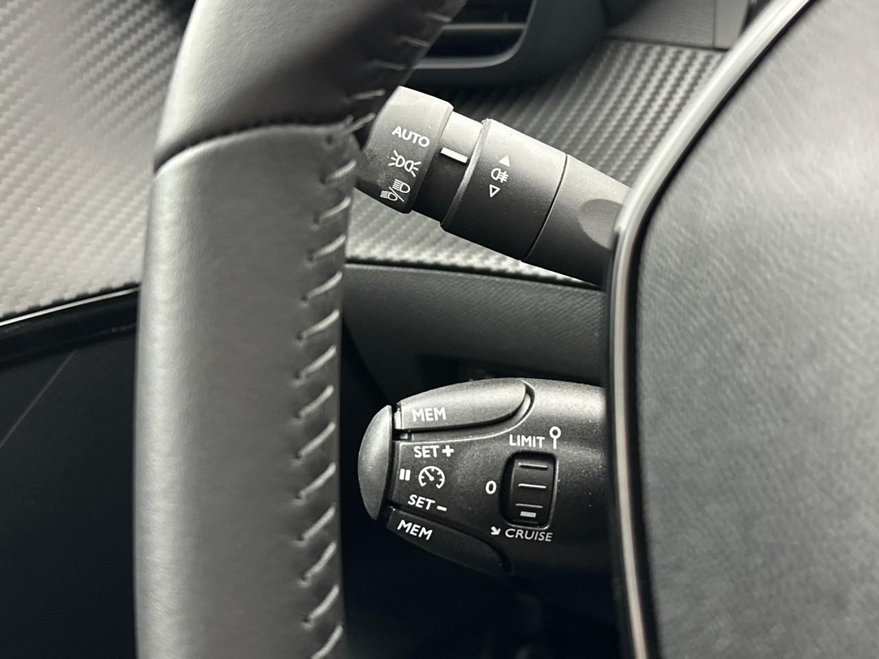 Peugeot 208 electrique 54 kwh 156ch allure — photo 17