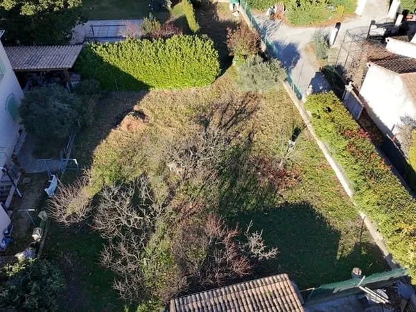 Terrain constructible de 492m2 Pélissanne