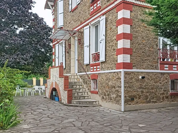 Maison 6 pièces 144 m²