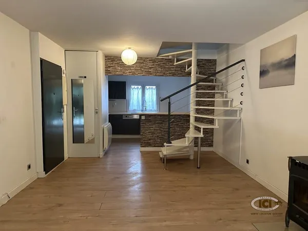 MAISON DANS LOTISSEMENT SECURISE