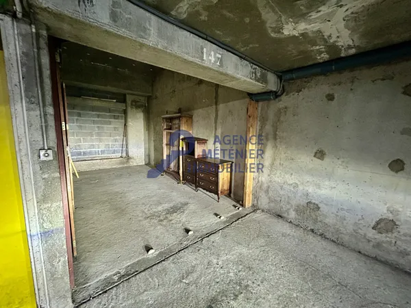 À LOUER GARAGE / BOX FERMÉ EN SOUS-SOL VICHY
