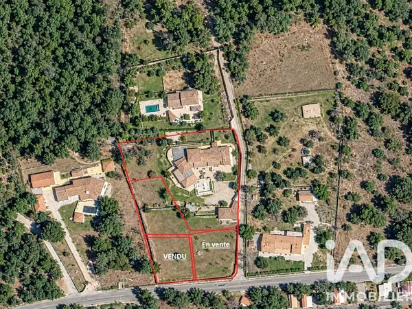 Terrain 660 m²