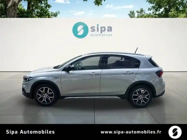 Fiat Tipo cross 5 portes 1.6 multijet 130 ch s&amp;s — photo 2
