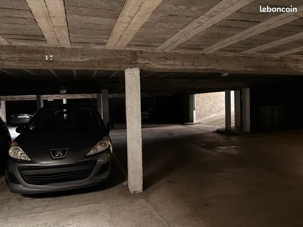 Place de parking couvert