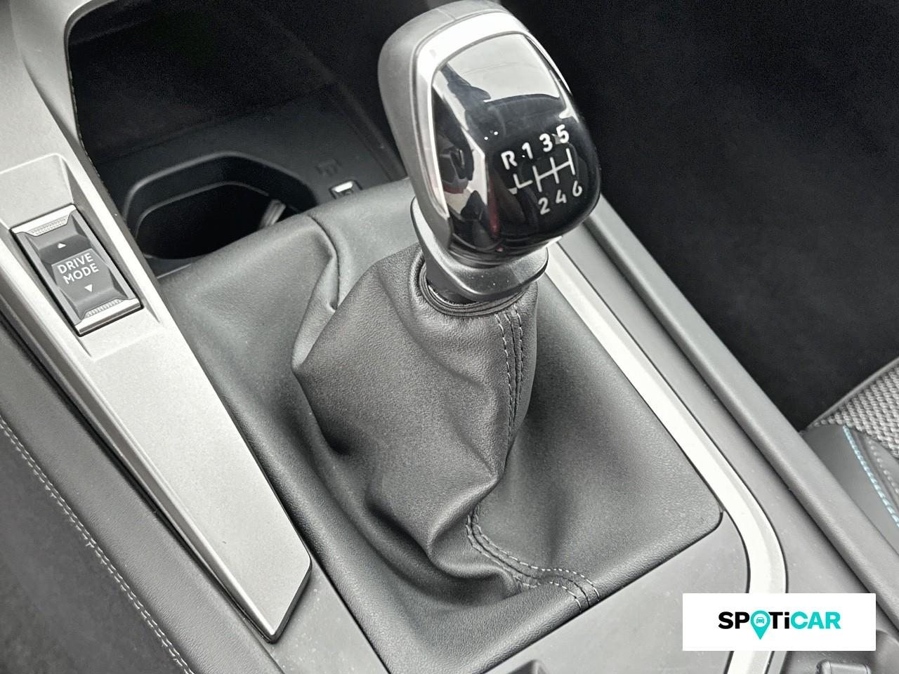 Peugeot 308 1.2 130ch s&s allure — photo 14