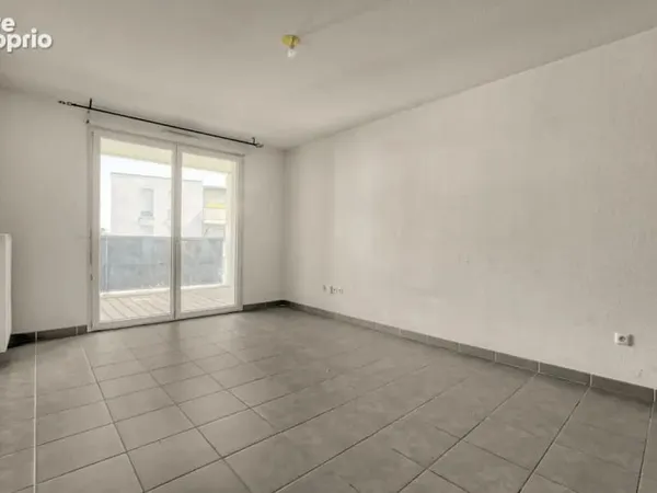 En exclusivité ! Dernier étage ! Appartement T2 de 47 m2 au 2e et dernier étage Secteur Lalande.