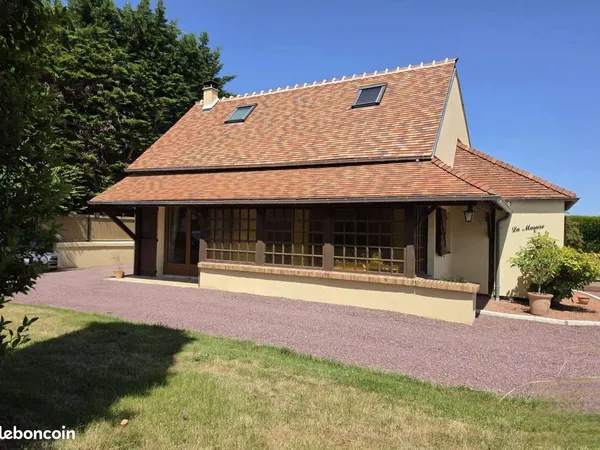 Colocation pour femme / maison de charme au calme / URGENT